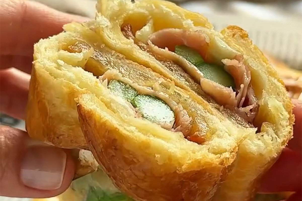 Ароматная закуска с Камамбером и грушей 