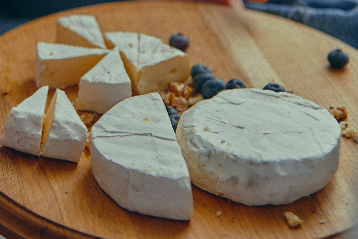 https://from-zhukovka.ru/products/brie-syr/