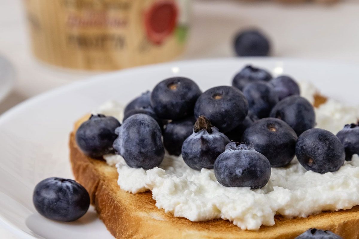 Добавить сыр Рикотта в свой завтрак - получить много белка и вкуса в начале дня! 