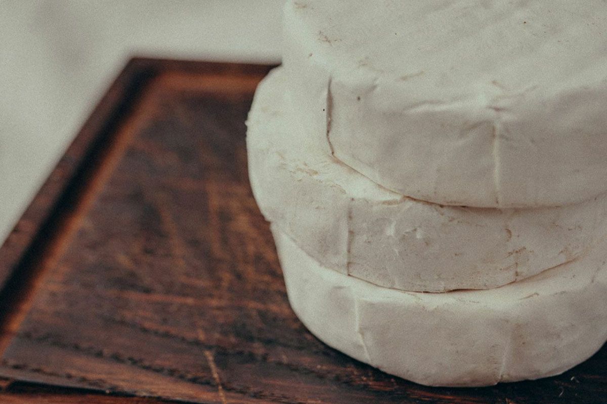 White Cheese from Zhukovka - это сыры, которые непременно станут главными героями вашего новогоднего стола