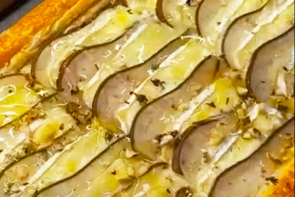 Рецепт пирога с грушей и Камамбер