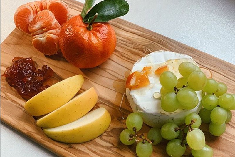 Витаминный завтрак с сырами White Cheese From Zhukovka